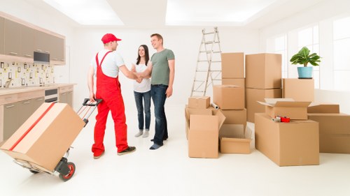 Local moving help near Finsbury streets and flats
