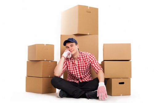Packing and transport support for a flat move in Finsbury